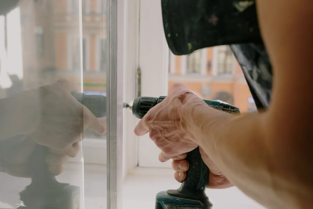 Experienced window repair fontana ca professionals at work